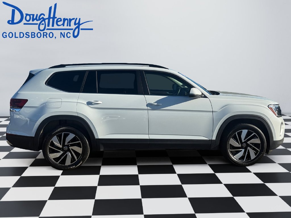Used 2025 Volkswagen Atlas SE AWD/4WD image 6
