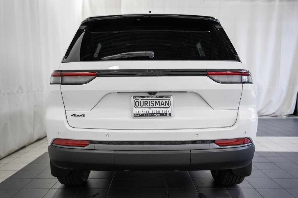 New 2026 Jeep Grand Cherokee Altitude AWD/4WD image 5