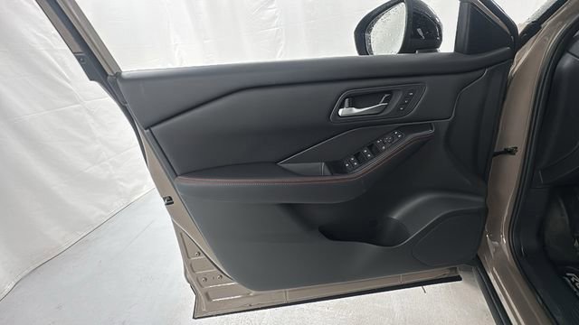 New 2026 Nissan Rogue SV AWD/4WD image 19