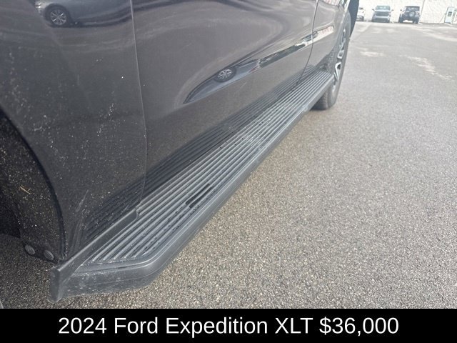 Used 2024 Ford Expedition XLT AWD/4WD image 11