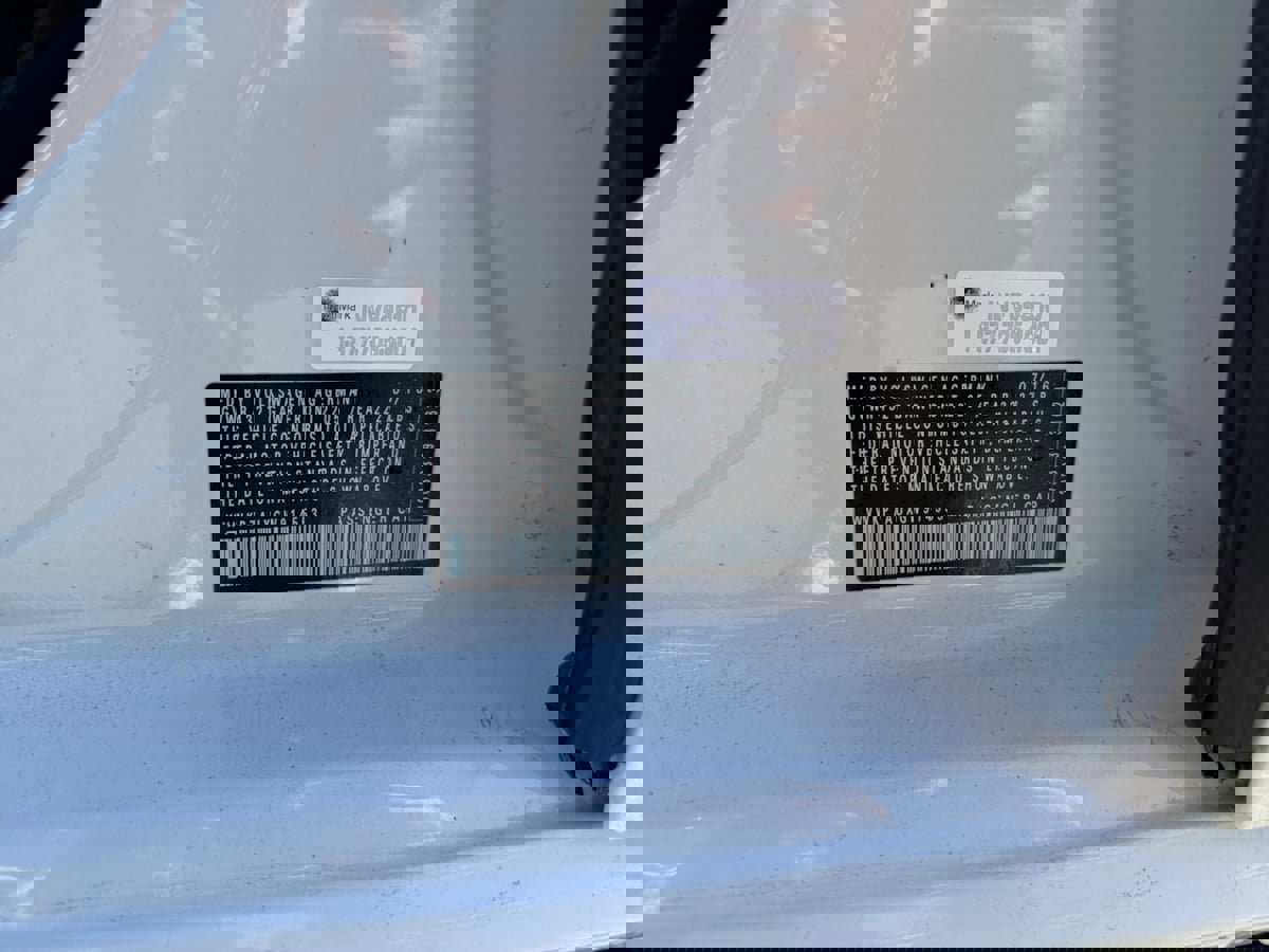 Used 2016 Volkswagen e-Golf SE w/ DC Fast Charging Package image 21