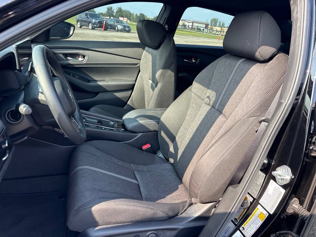 Used 2025 Honda Accord Sport image 15