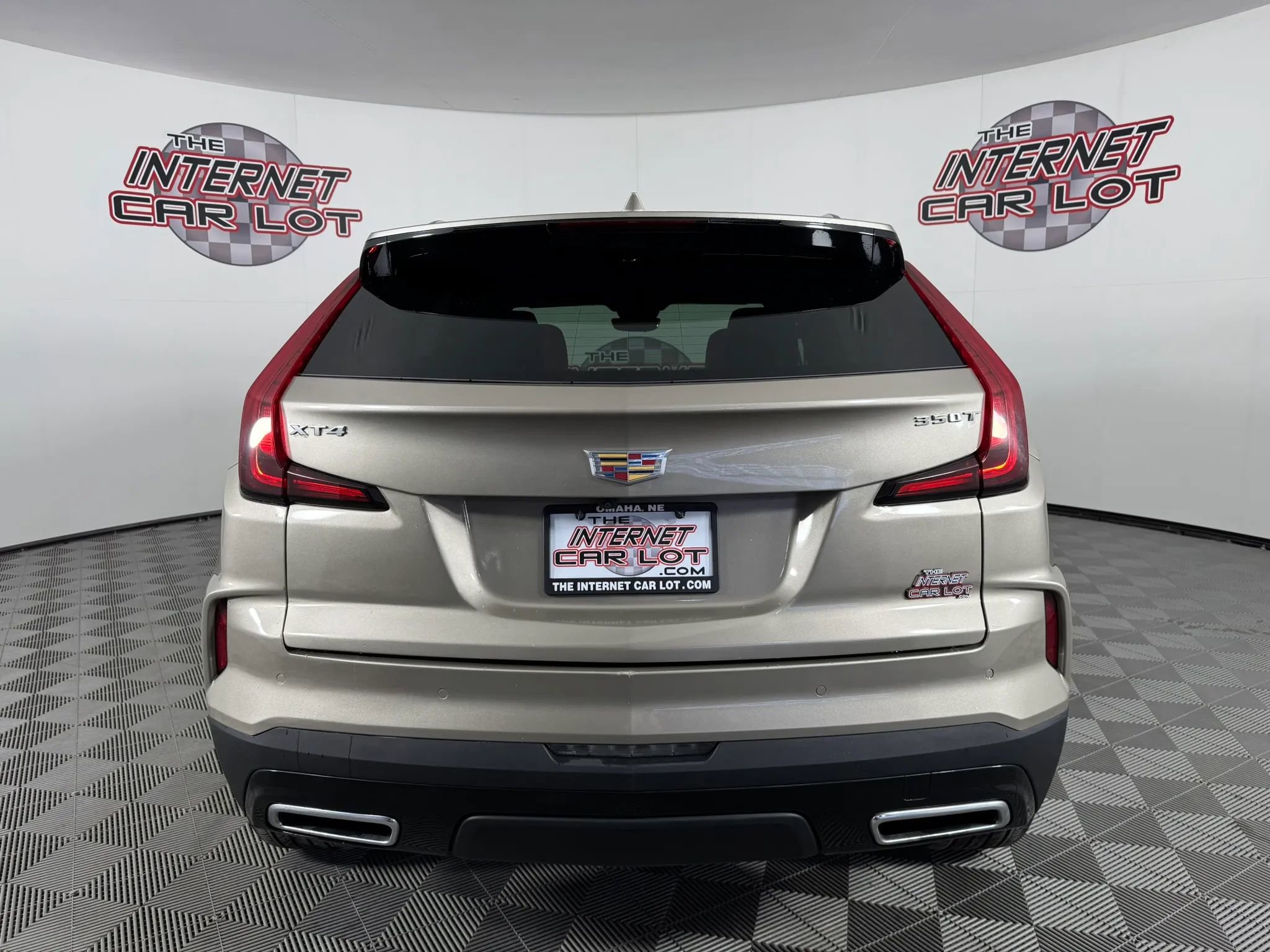 Used 2024 Cadillac XT4 Premium Luxury w/ Technology Package AWD/4WD image 6