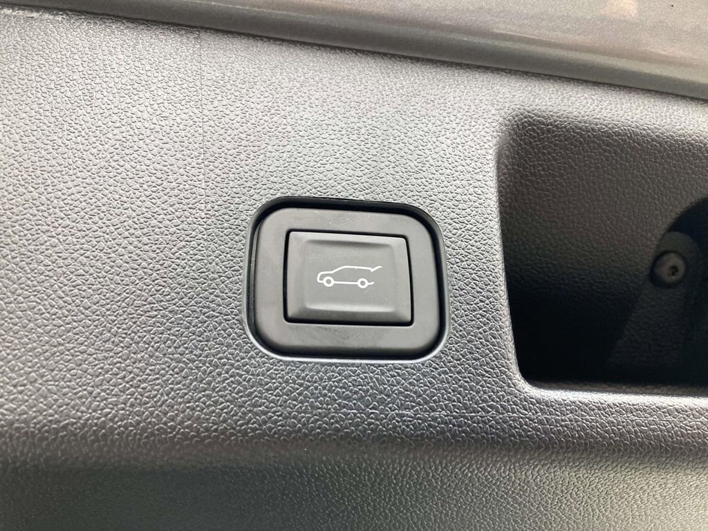 New 2026 Chevrolet Equinox EV LT image 12