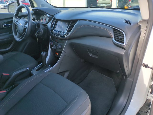 Used 2022 Chevrolet Trax LS w/ Tint and Cruise Package AWD/4WD image 21