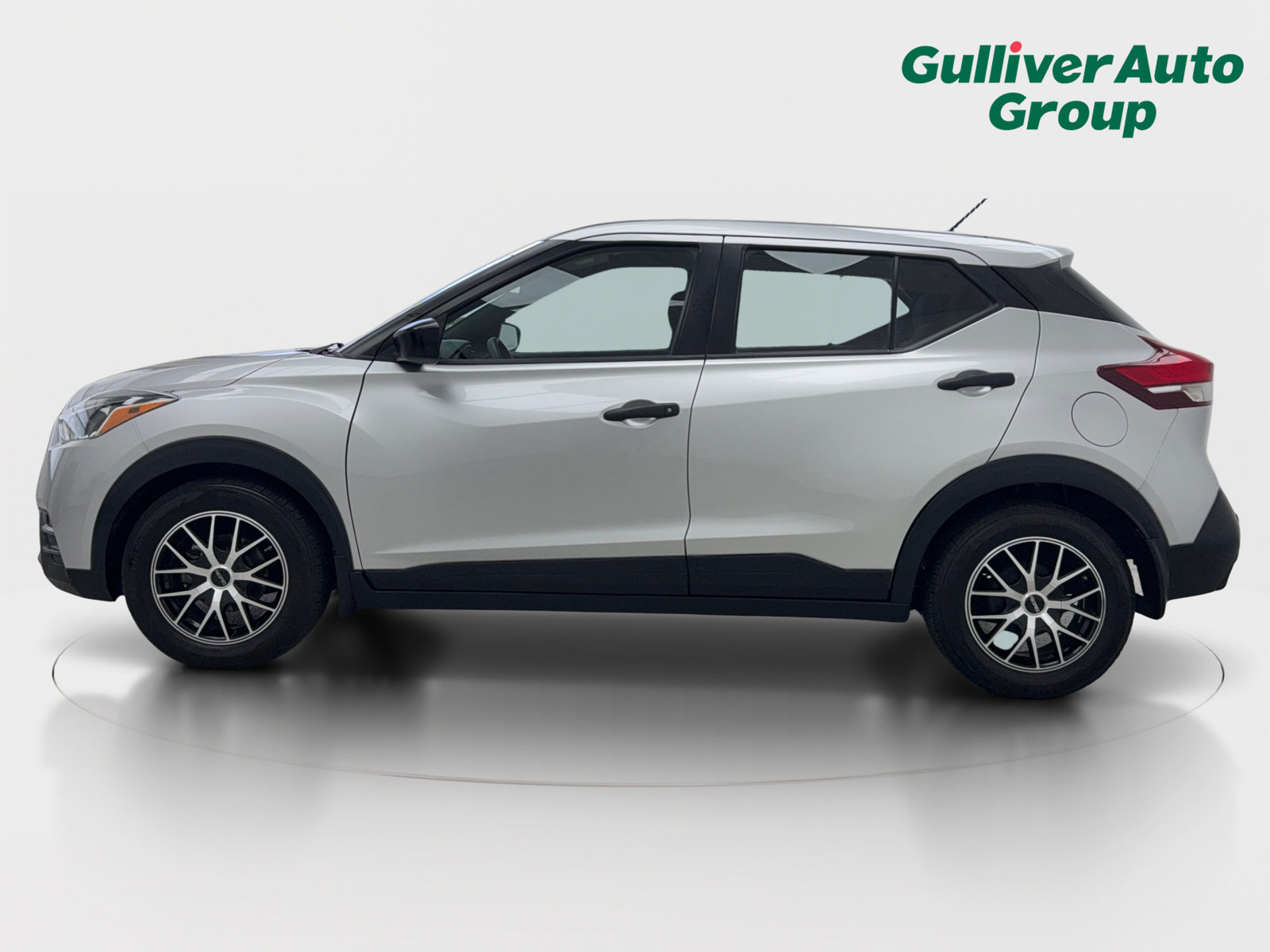 Used 2020 Nissan Kicks S FWD image 3