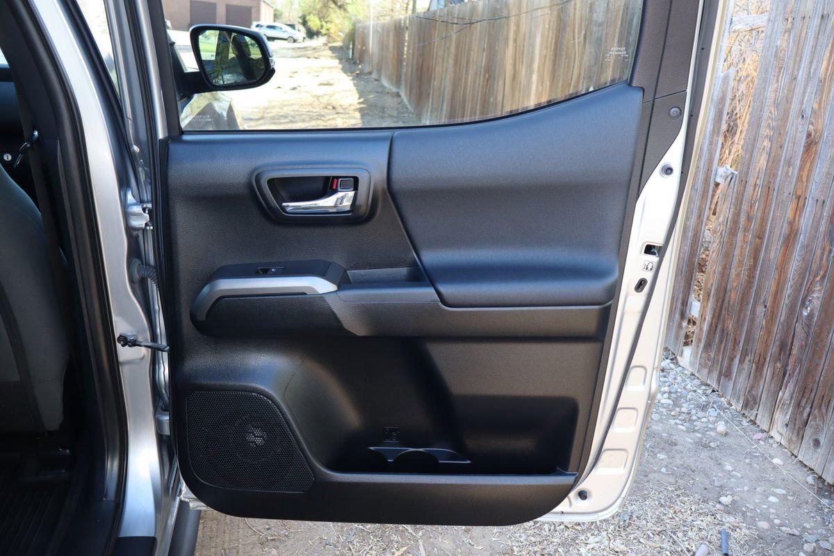 Used 2017 Toyota Tacoma TRD Sport image 26