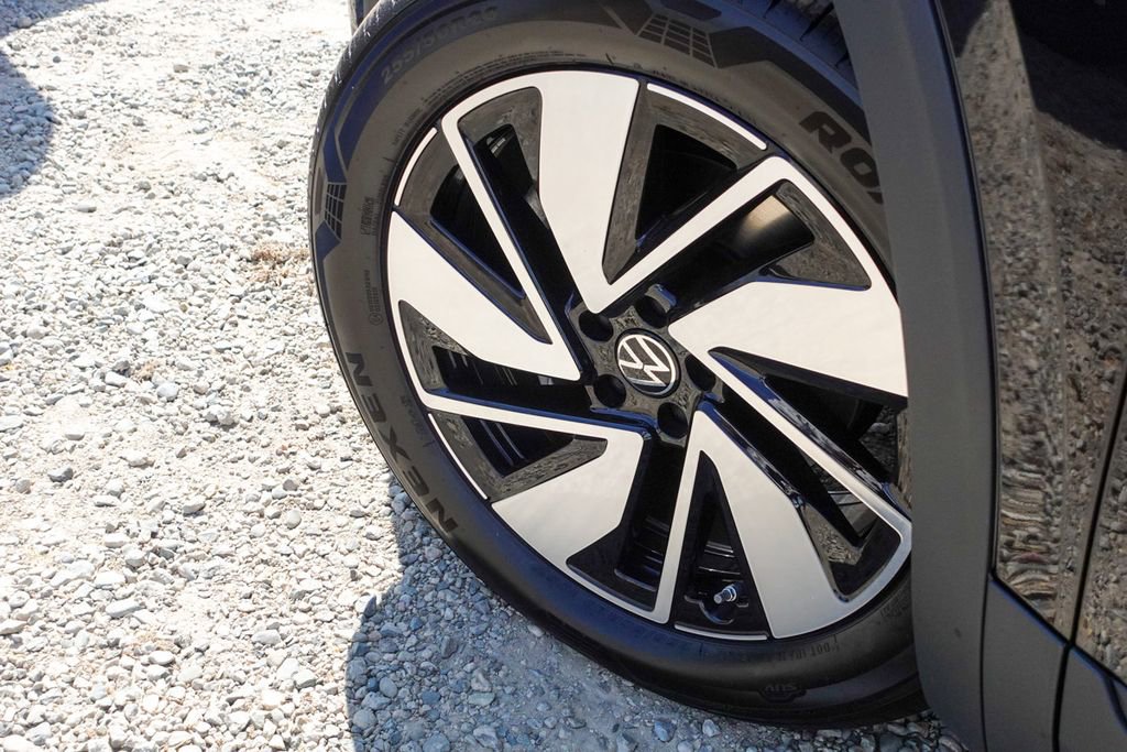 New 2026 Volkswagen Atlas SE image 10