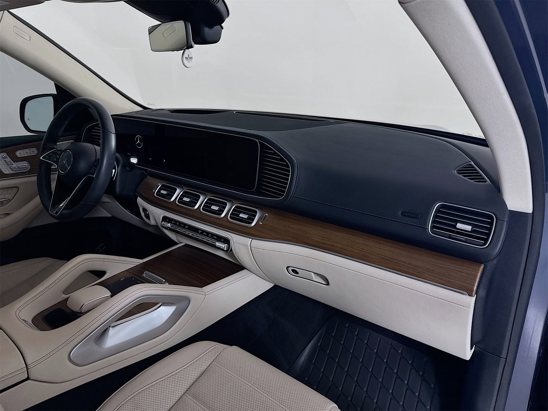 Used 2024 Mercedes-Benz GLE 450 4MATIC image 32