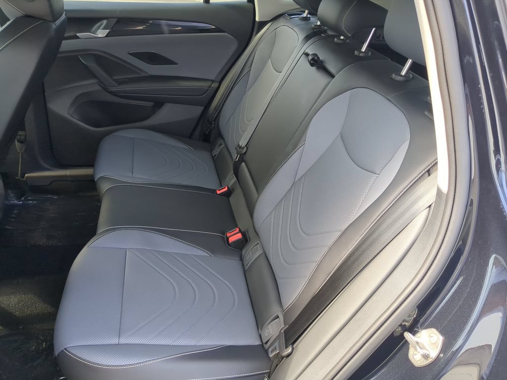 New 2026 Volkswagen Tiguan SE FWD image 16
