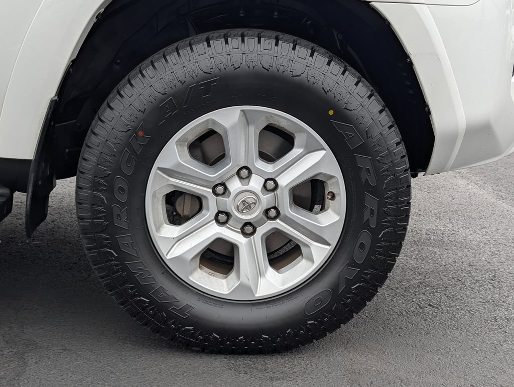Used 2022 Toyota 4Runner SR5 AWD/4WD image 8
