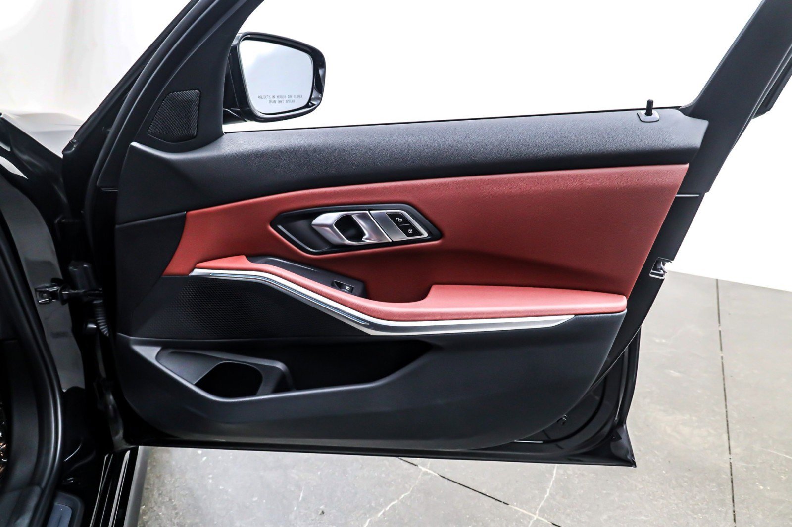 Used 2023 BMW 330e w/ Convenience Package image 25