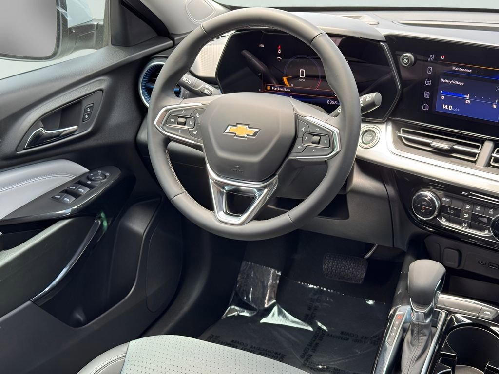 Used 2026 Chevrolet Trax LT w/ Driver Confidence Package FWD image 16