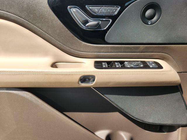 Used 2021 Lincoln Aviator Reserve w/ Elements Package Plus RWD image 21