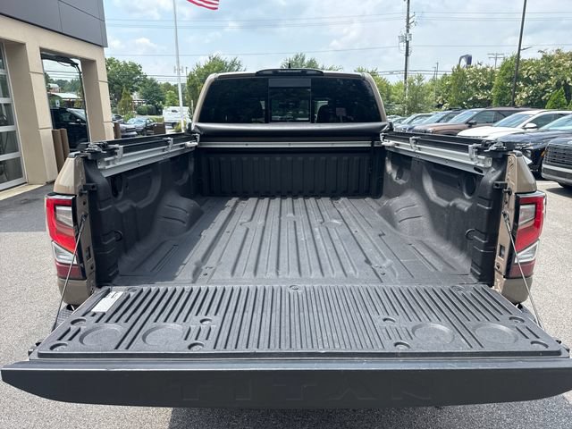 Used 2023 Nissan Titan PRO-4X AWD/4WD image 23