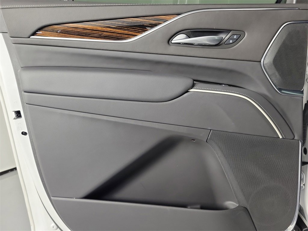 Certified 2024 Cadillac Escalade ESV Premium Luxury image 12