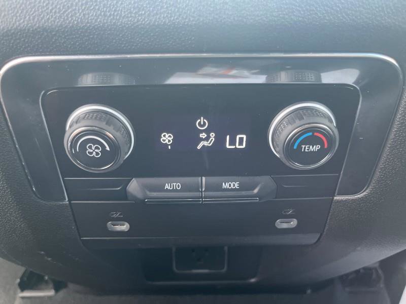 Used 2024 Chevrolet Suburban LT image 35