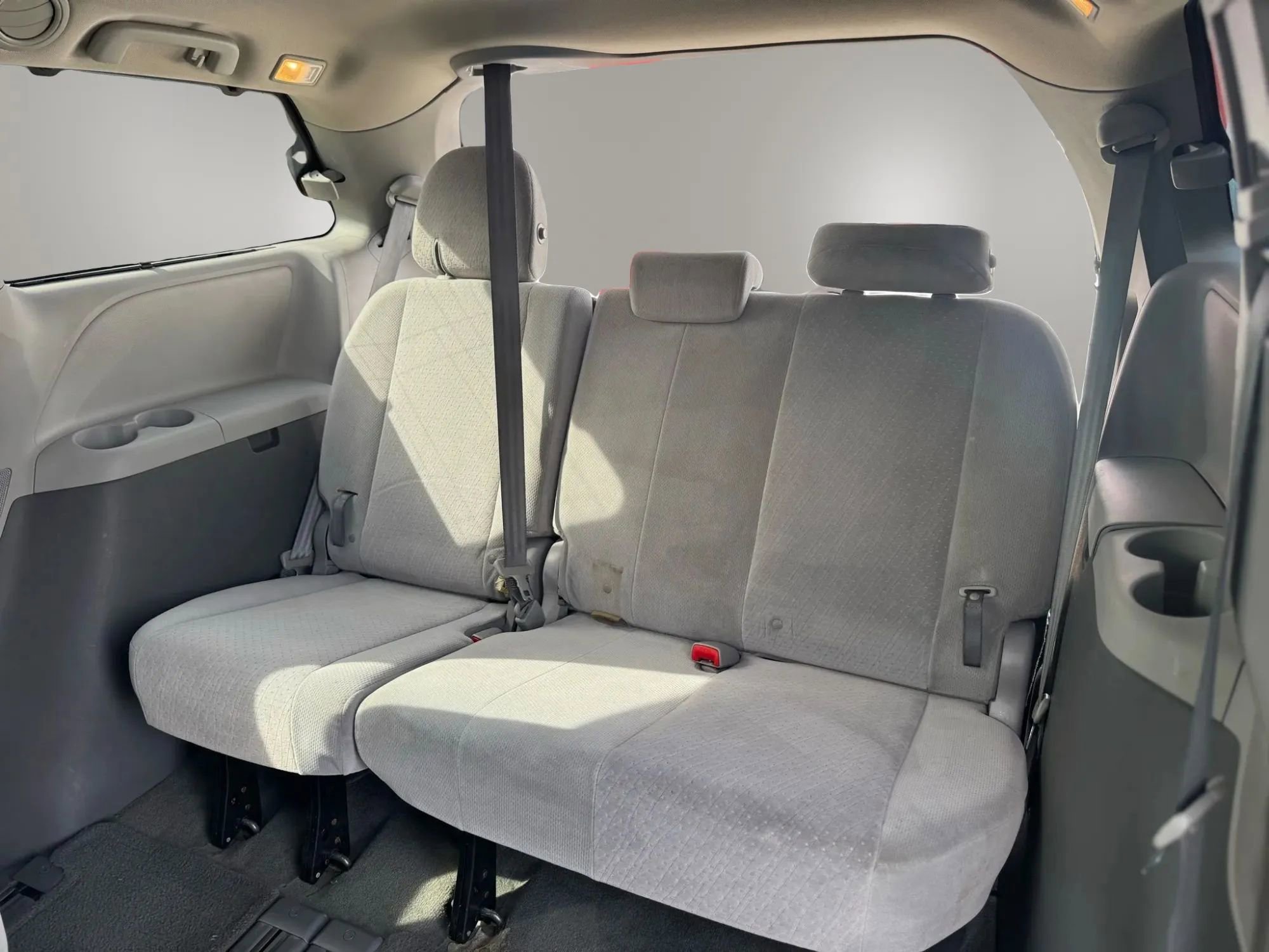 Used 2015 Toyota Sienna LE image 12