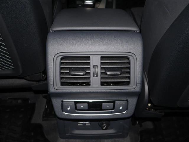 Used 2024 Audi Q5 e Prestige w/ Prestige Package image 24