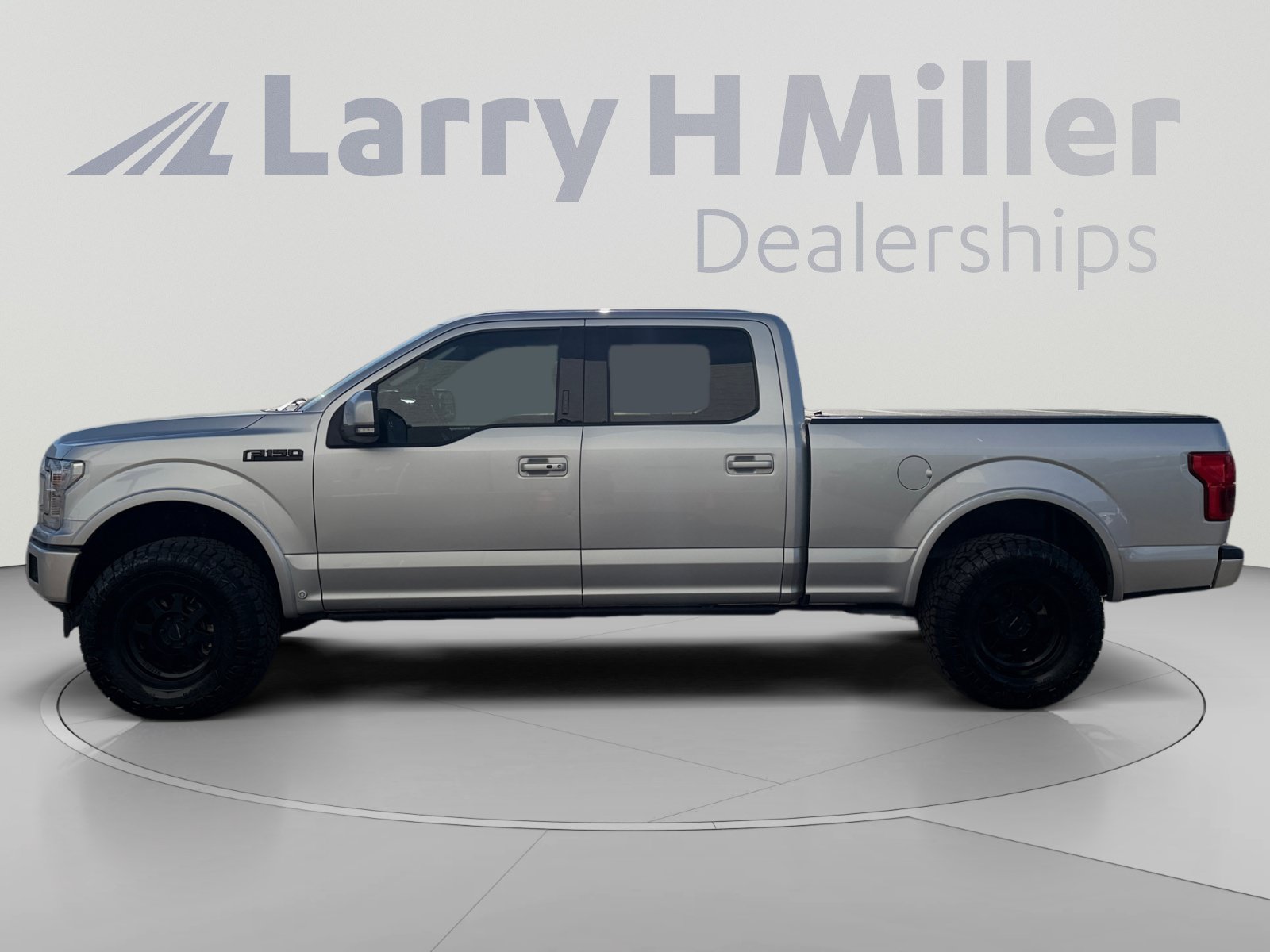 Used 2019 Ford F150 Lariat w/ Equipment Group 502A Luxury AWD/4WD image 2