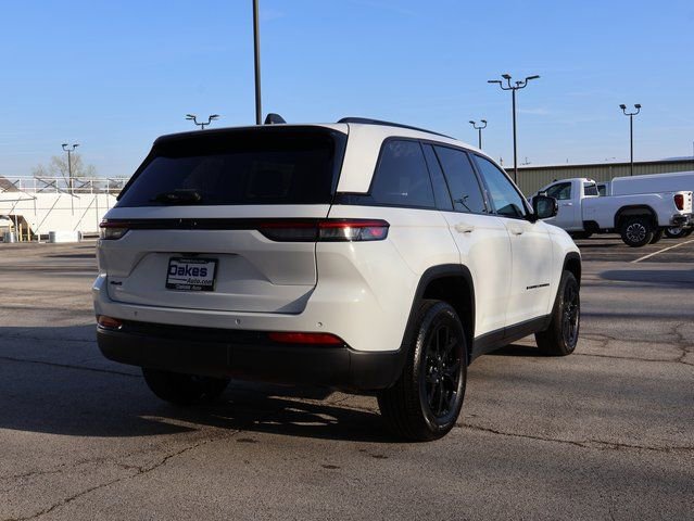 Used 2024 Jeep Grand Cherokee Altitude image 8