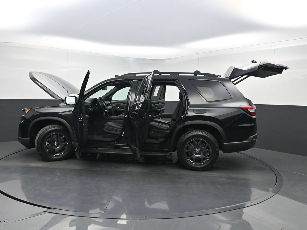 Used 2024 Honda Pilot TrailSport image 37