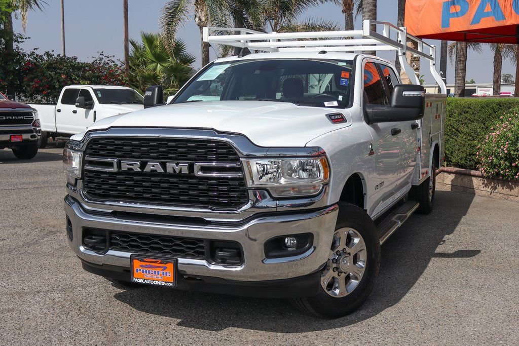 Used 2024 RAM 3500 Big Horn AWD/4WD image 4