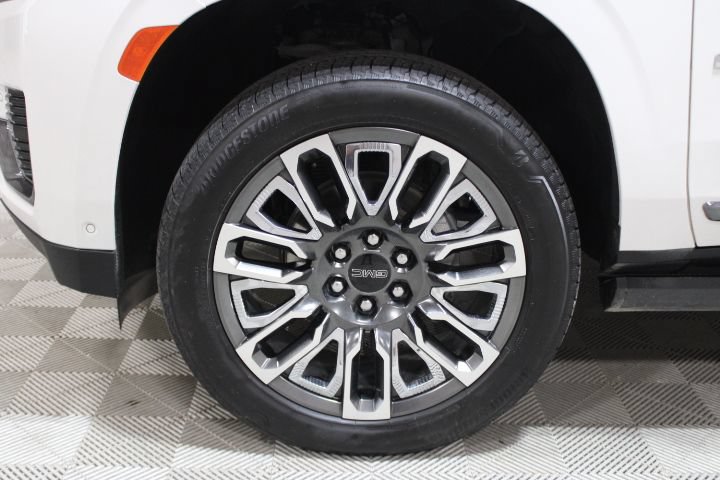 Used 2024 GMC Yukon Denali Ultimate AWD/4WD image 43