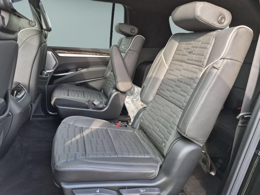 New 2026 Cadillac Escalade ESV Platinum Sport AWD/4WD image 25