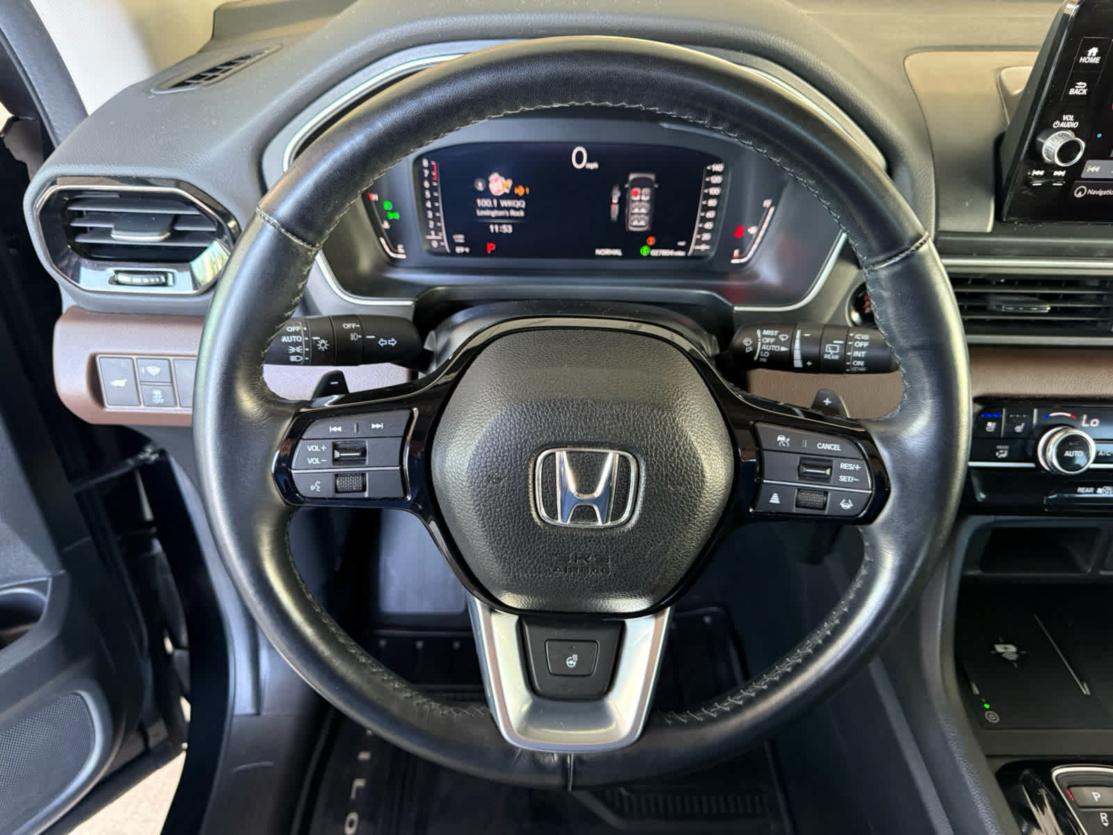Used 2024 Honda Pilot Elite image 2