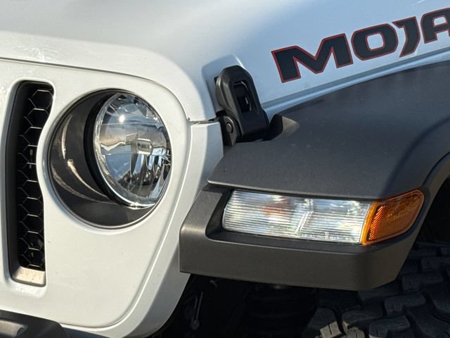 Used 2023 Jeep Gladiator Mojave AWD/4WD image 4