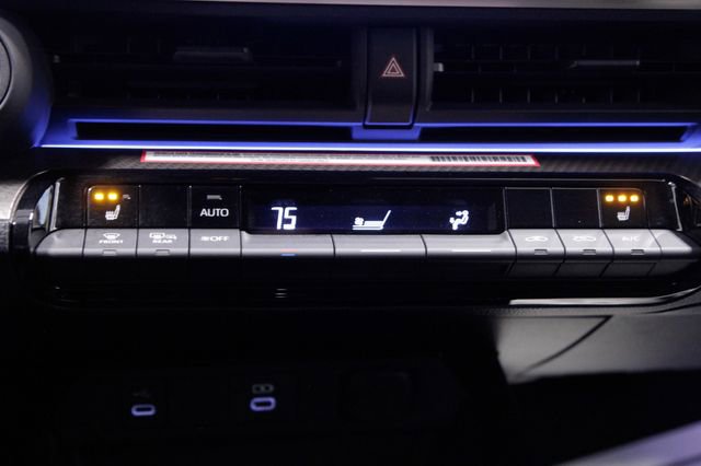 Used 2024 Toyota Prius XLE image 27