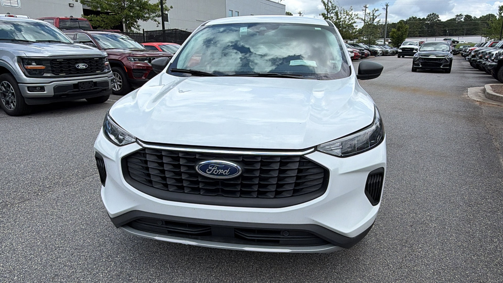 Used 2025 Ford Escape Active AWD/4WD image 3
