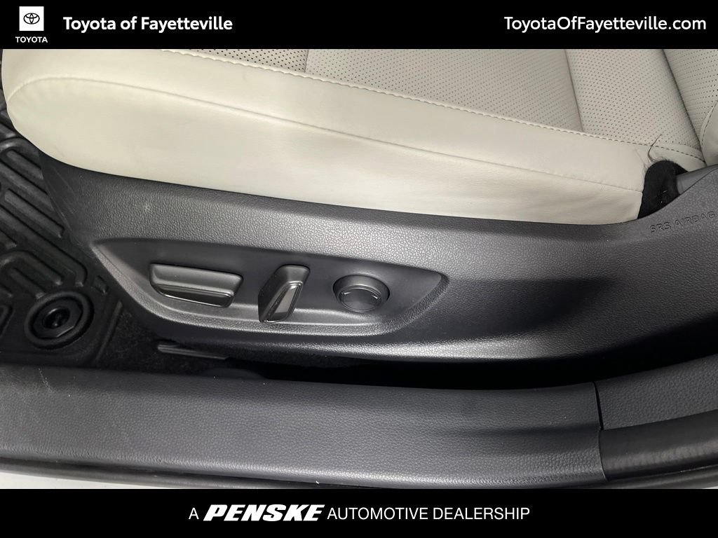 Certified 2024 Toyota Prius XLE FWD image 23