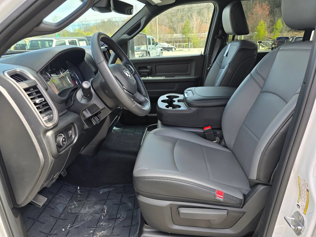 New 2026 RAM 3500 Tradesman AWD/4WD image 4