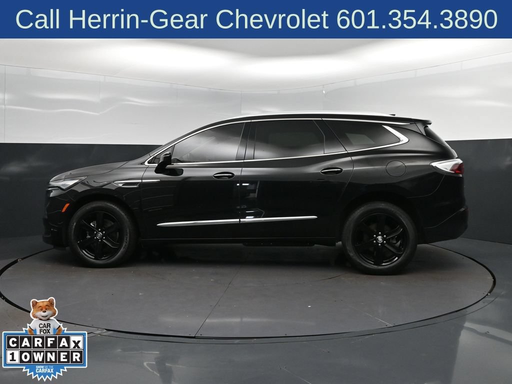 Used 2023 Buick Enclave Essence w/ Experience Buick Package FWD image 4