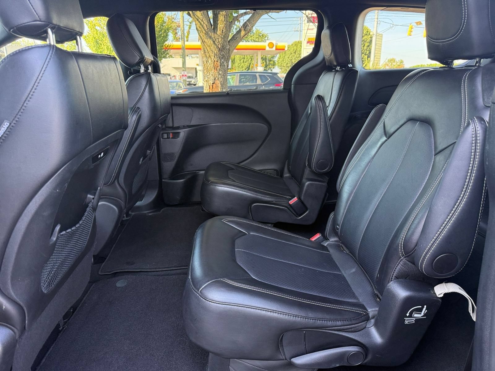 Used 2025 Chrysler Pacifica Select FWD image 27