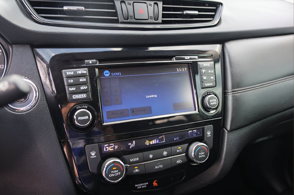 Used 2017 Nissan Rogue SL FWD image 16