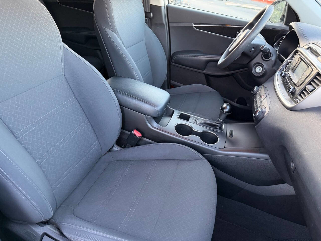 Used 2018 Kia Sorento FWD V6 image 23