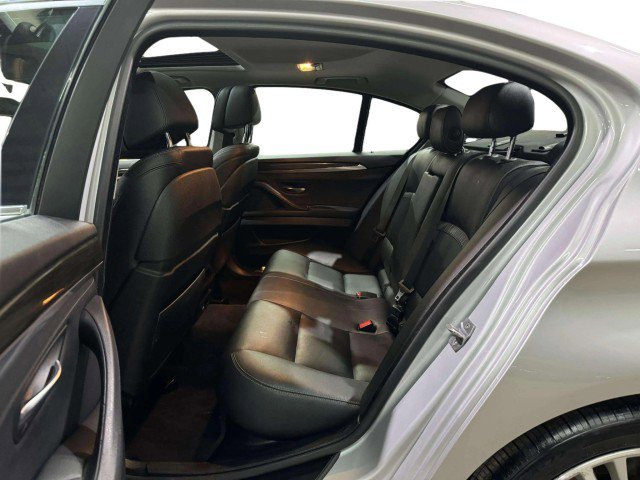 Used 2014 BMW 550i xDrive Sedan AWD/4WD image 31