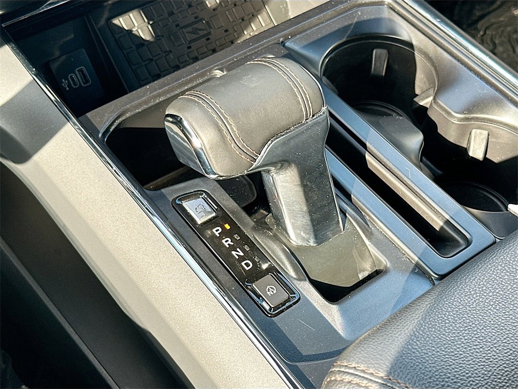 Used 2025 Ford F150 Lightning Lariat image 17