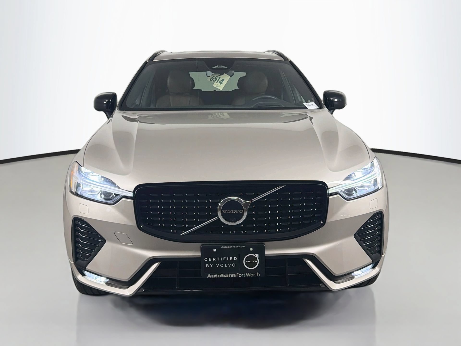 Certified 2023 Volvo XC60 B5 Ultimate w/ Climate Package AWD/4WD image 2