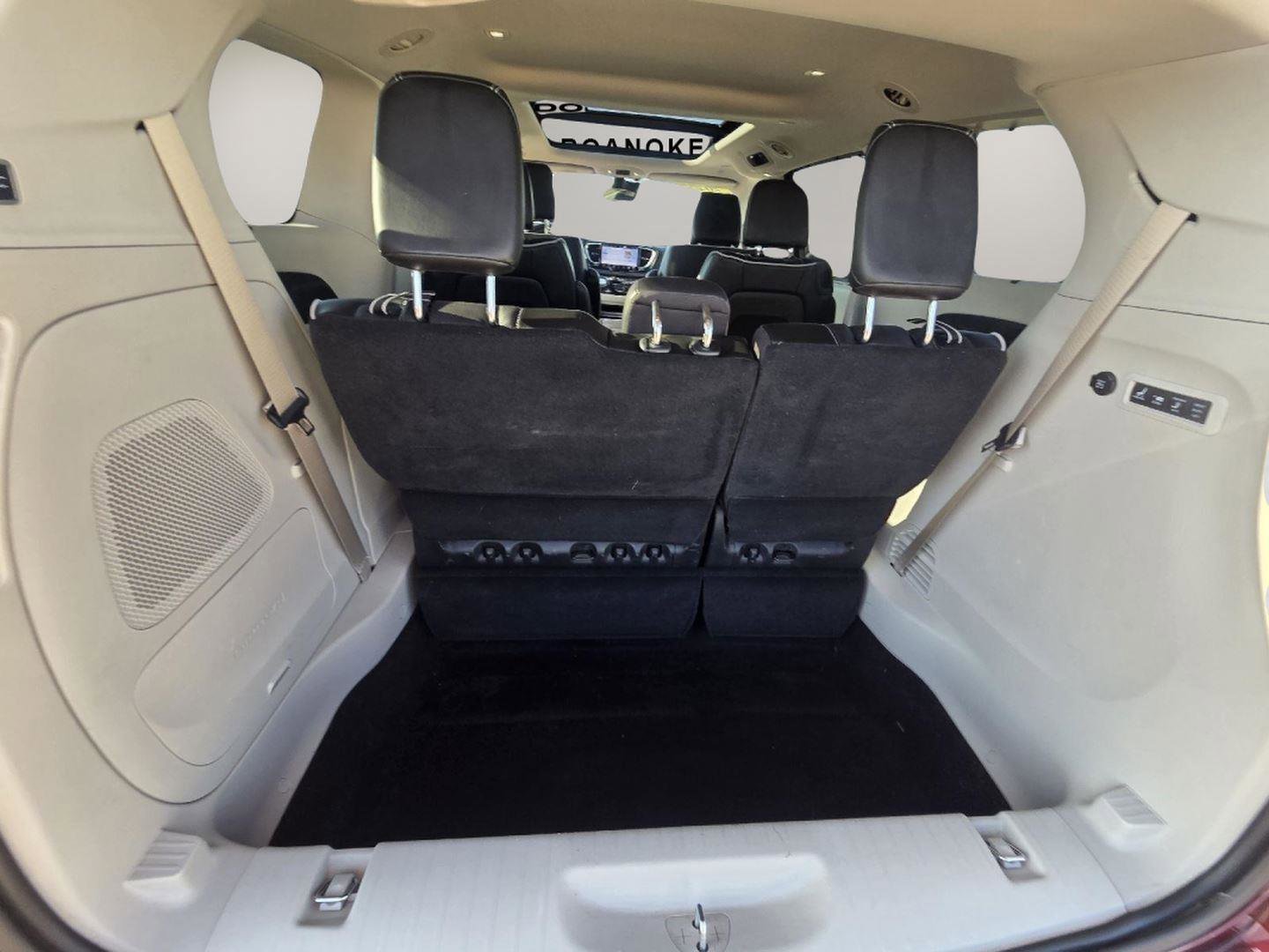 Used 2022 Chrysler Pacifica Limited image 23