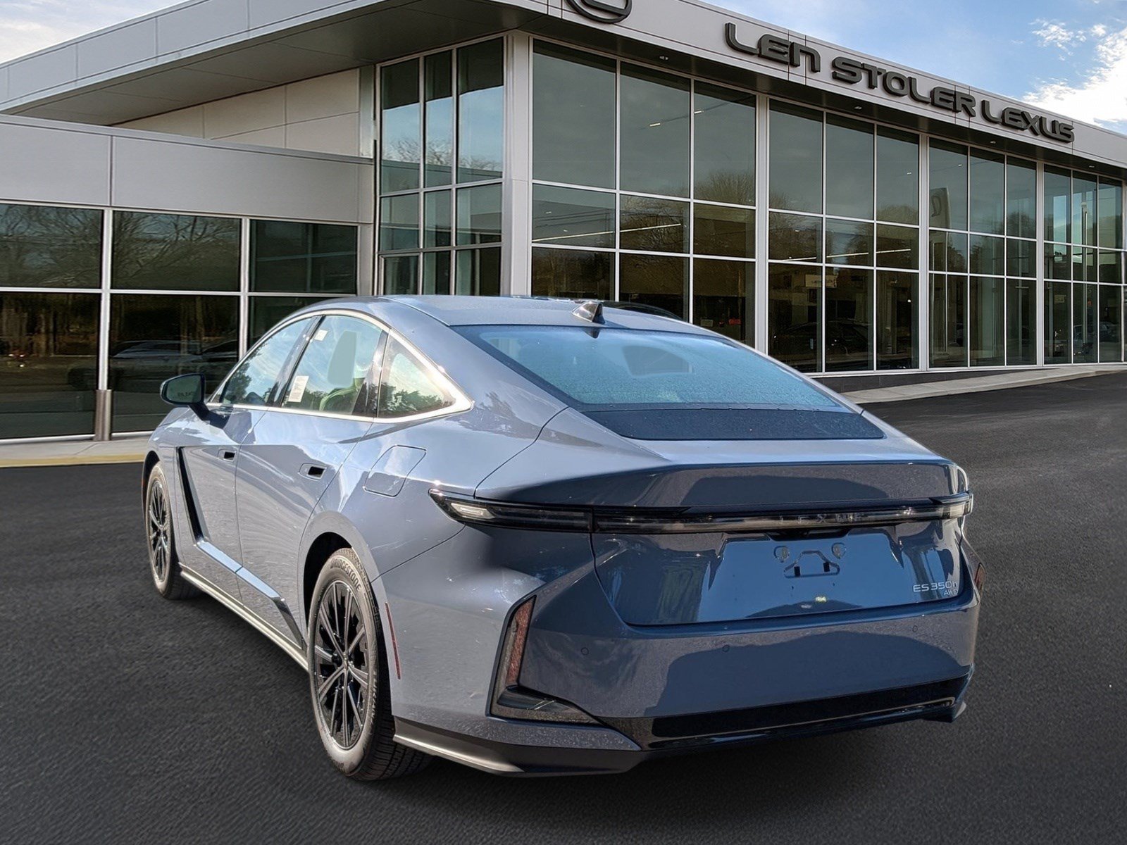 New 2026 Lexus ES 350h AWD w/ Convenience Package image 3