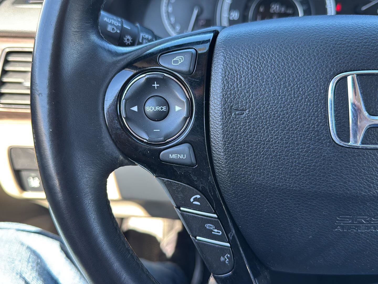 Used 2017 Honda Accord Touring image 24