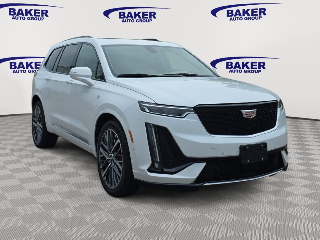 Used 2024 Cadillac XT6 Sport w/ Platinum Package AWD/4WD image 3