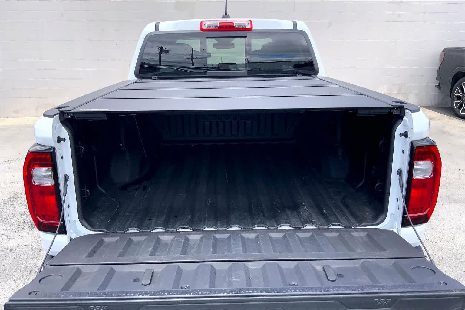 Used 2025 GMC Canyon AT4 w/ AT4X Package AWD/4WD image 18