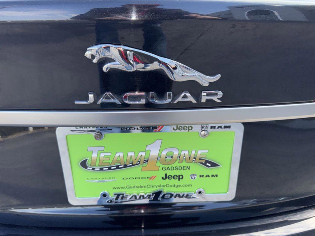 Used 2022 Jaguar XF SE image 24