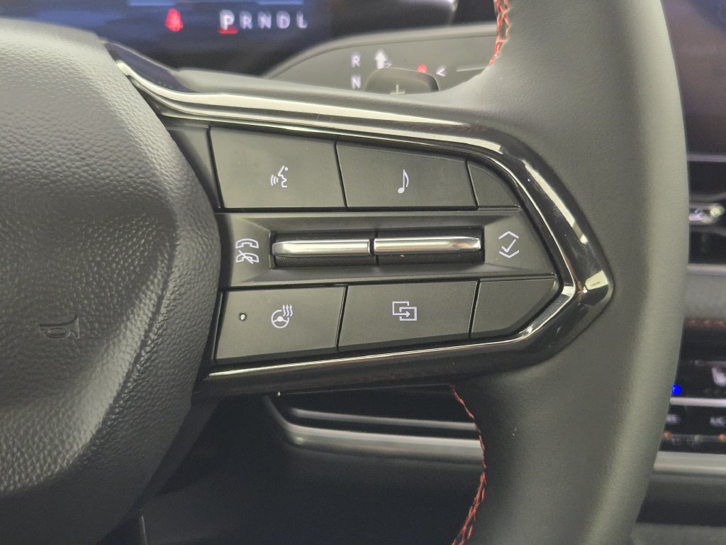 New 2026 Chevrolet Equinox RS w/ Convenience Package III FWD image 32
