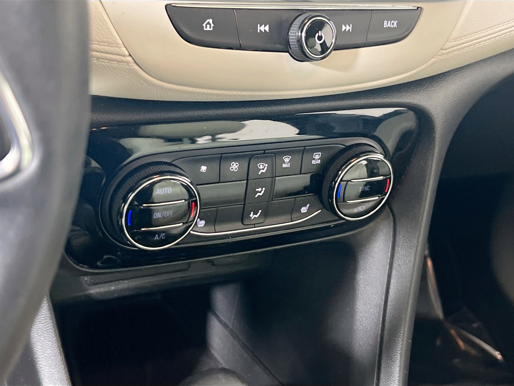 Used 2021 Buick Encore GX Select w/ Experience Buick Package image 15